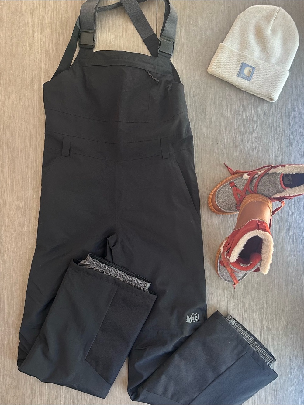 REI Women's Black Bib Snow Overalls. NWOT Size M.